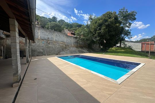 Piscina de casa à venda com 4 quartos, 300m² em Jardim Paula, Santana de Parnaíba