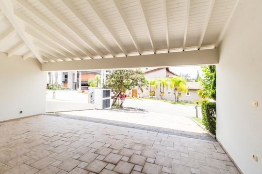 Garagem de casa de condomínio para alugar com 6 quartos, 650m² em Tamboré, Santana de Parnaíba