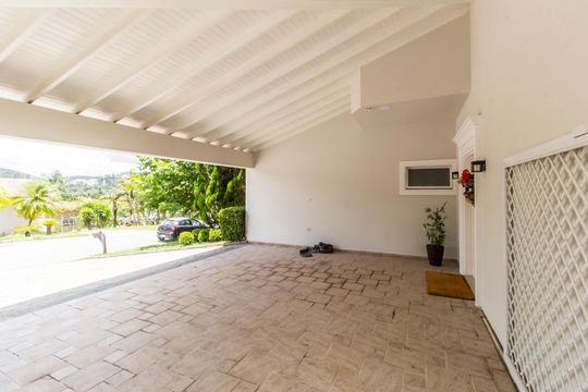 Garagem de casa de condomínio para alugar com 6 quartos, 650m² em Tamboré, Santana de Parnaíba