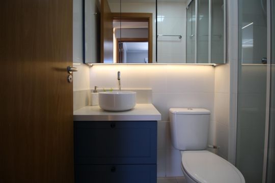 Banheiro de apartamento à venda com 2 quartos, 47m² em Morro Santana, Porto Alegre