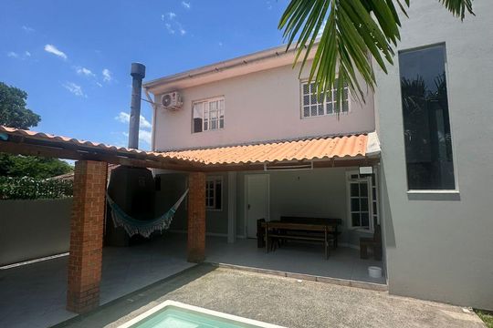 Casa à venda com 3 quartos, 142m² em Aberta dos Morros, Porto Alegre