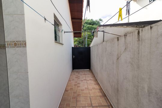 Área de Serviço de casa para alugar com 4 quartos, 261m² em Jardim Prudência, São Paulo