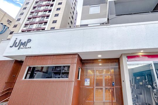 Fachada com Plaquinha de apartamento à venda com 2 quartos, 40m² em Tatuapé, São Paulo