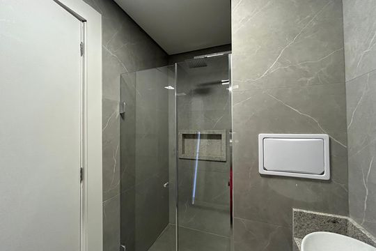 Banheiro de apartamento à venda com 1 quarto, 29m² em Vila Primavera, São Paulo