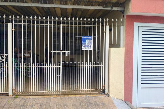 placa de casa à venda com 3 quartos, 150m² em Vila Yara, Osasco