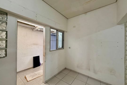 Sala de casa à venda com 6 quartos, 200m² em Parque Colonial, São Paulo