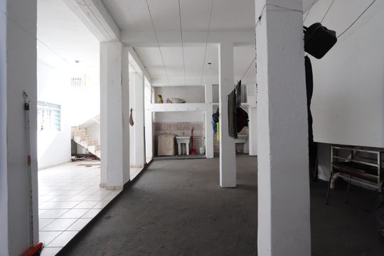 Quintal comum de casa à venda com 6 quartos, 250m² em Jardim Guairaca, São Paulo