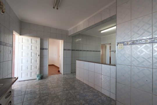 Cozinha de casa à venda com 6 quartos, 250m² em Jardim Guairaca, São Paulo