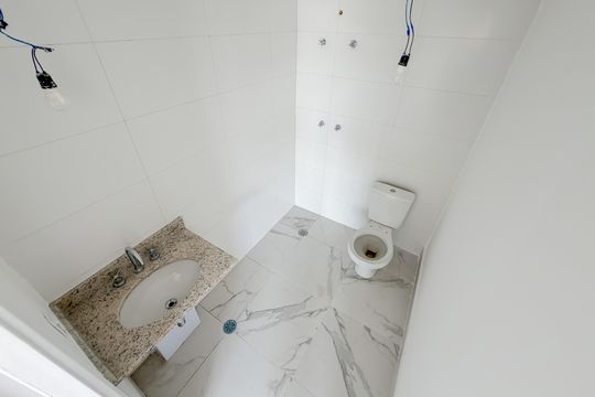 Banheiro de kitnet/studio à venda com 1 quarto, 28m² em Jardim Aurelia, São Paulo