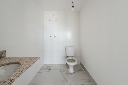 Banheiro de kitnet/studio à venda com 1 quarto, 28m² em Jardim Aurelia, São Paulo