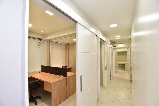 Corredor de apartamento para alugar com 5 quartos, 85m² em Centro, Curitiba
