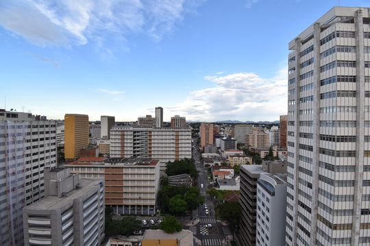 Vista da Sacada de apartamento para alugar com 5 quartos, 85m² em Centro, Curitiba