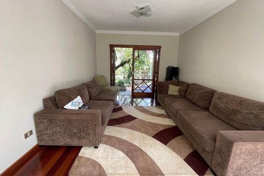 Sala de casa de condomínio para alugar com 4 quartos, 950m² em Parque Dom Henrique, Cotia
