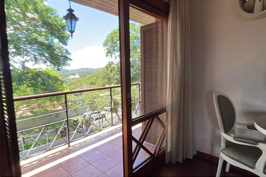 Varanda de casa de condomínio para alugar com 4 quartos, 950m² em Parque Dom Henrique, Cotia