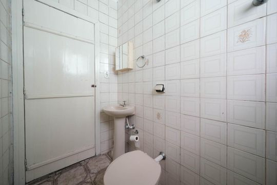 Banheiro de casa à venda com 1 quarto, 100m² em Burgo Paulista, São Paulo