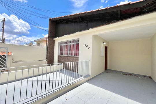 Casa à venda com 5 quartos, 300m² em Jardim Oriental, São Paulo