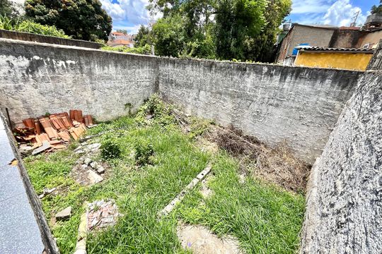 Quintal de casa à venda com 5 quartos, 300m² em Jardim Oriental, São Paulo