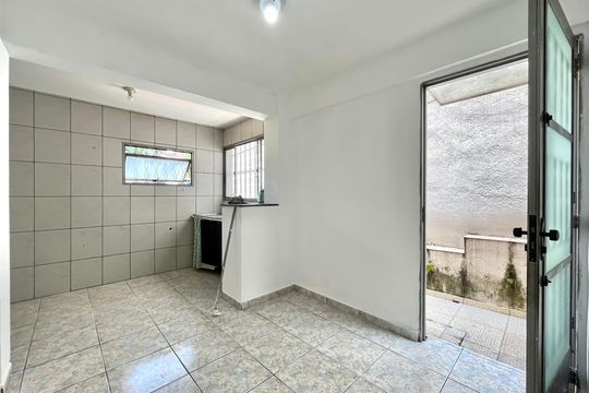 Cozinha 1 de casa à venda com 5 quartos, 300m² em Jardim Oriental, São Paulo