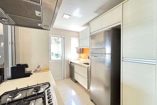 Cozinha de apartamento à venda com 3 quartos, 130m² em Vila Olímpia, São Paulo