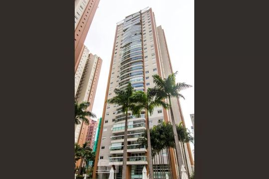 Fachada de apartamento à venda com 3 quartos, 130m² em Vila Olímpia, São Paulo