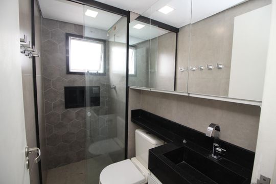 Banheiro de apartamento para alugar com 3 quartos, 68m² em Jardim Vila Formosa, São Paulo