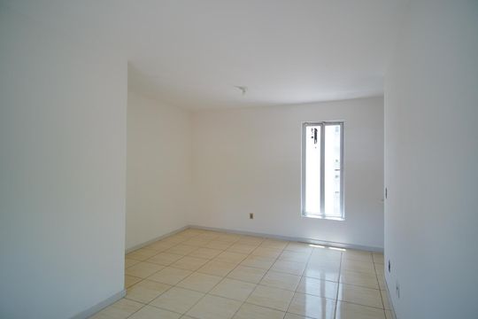 Sala de apartamento para alugar com 3 quartos, 84m² em Passo D’areia, Porto Alegre