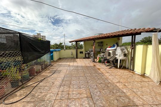 Casa à venda com 6 quartos, 180m² em Conjunto Lagoa, Belo Horizonte