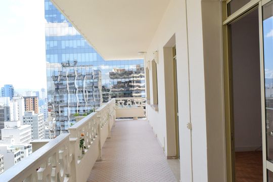 Varanda de apartamento à venda com 3 quartos, 233m² em Bela Vista, São Paulo