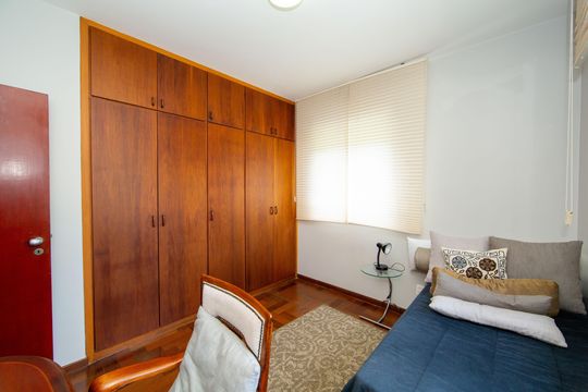 QUARTO2 de casa à venda com 3 quartos, 364m² em Santa Lúcia, Belo Horizonte