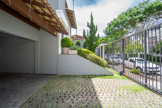 GARAGEM de casa à venda com 3 quartos, 364m² em Santa Lúcia, Belo Horizonte