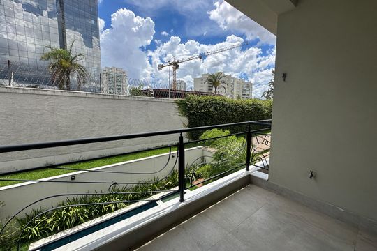 Sacada Suíte 3 de casa de condomínio para alugar com 4 quartos, 470m² em Alphaville Conde Ii, Barueri