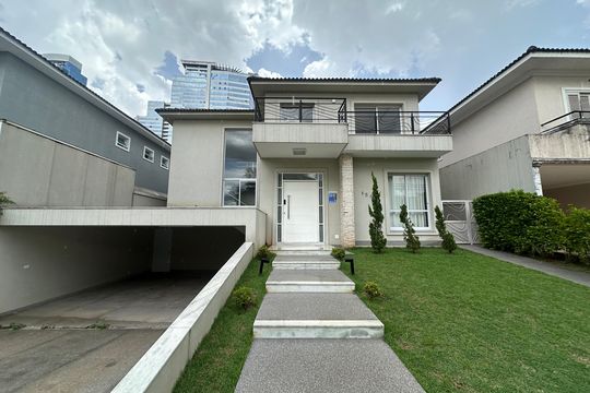 Fachada de casa de condomínio para alugar com 4 quartos, 470m² em Alphaville Conde Ii, Barueri