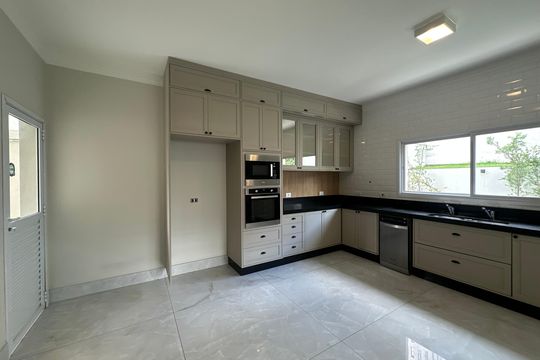 Cozinha de casa de condomínio para alugar com 4 quartos, 470m² em Alphaville Conde Ii, Barueri