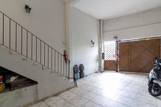 Garagem de casa à venda com 2 quartos, 151m² em Vila Campo Grande, São Paulo
