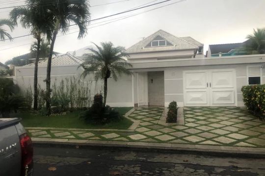 Casa de Condomínio à venda com 4 quartos, 726m² em Recreio dos Bandeirantes, Rio de Janeiro