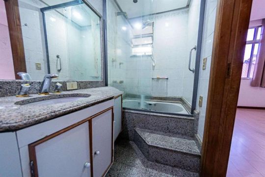 Apartamento à venda com 3 quartos, 121m² em Urca, Rio de Janeiro