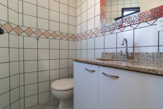 Banheiro da Suíte de apartamento à venda com 2 quartos, 75m² em Vila Rossi Borghi E Siqueira, Campinas