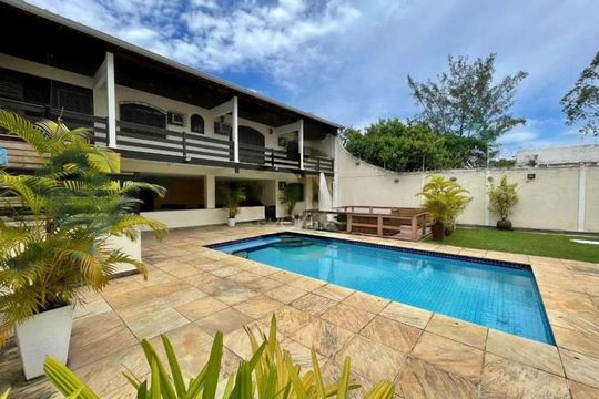 Casa à venda com 6 quartos, 590m² em Recreio dos Bandeirantes, Rio de Janeiro