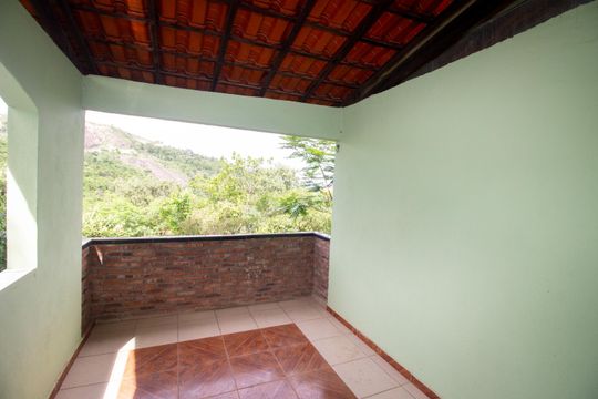 Varanda de casa à venda com 4 quartos, 1260m² em Solar do Madeira, Contagem