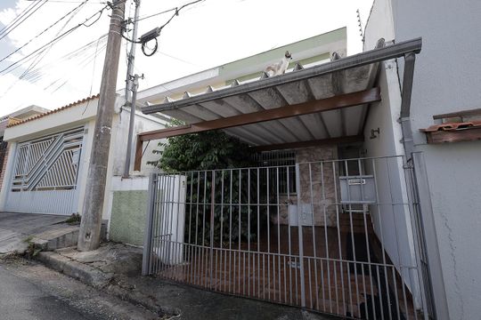 Fachada de casa à venda com 3 quartos, 169m² em Campestre, Santo André