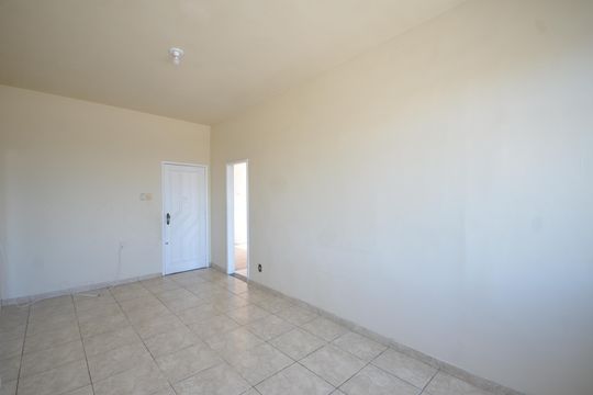 Sala de apartamento para alugar com 2 quartos, 80m² em Vila Valqueire, Rio de Janeiro