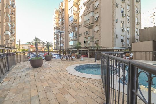 Área comum - Piscina de apartamento à venda com 2 quartos, 76m² em São Sebastião, Porto Alegre