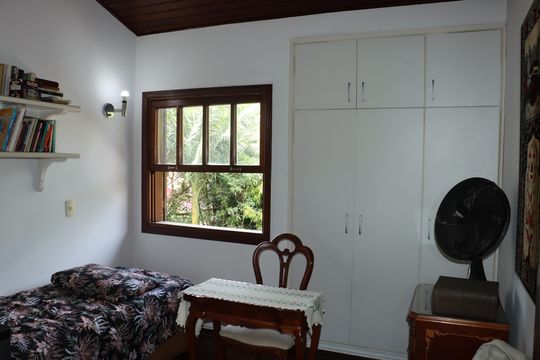 Quarto 1 de casa de condomínio para alugar com 5 quartos, 400m² em Chácara Pavoeiro, Cotia