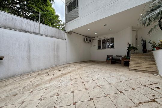 Garagem de casa à venda com 4 quartos, 550m² em Brooklin, São Paulo