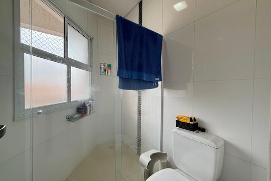Banheiro Suíte 3 e 4 de casa à venda com 4 quartos, 550m² em Brooklin, São Paulo