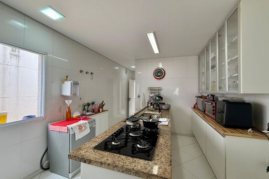 Cozinha de casa à venda com 4 quartos, 550m² em Brooklin, São Paulo