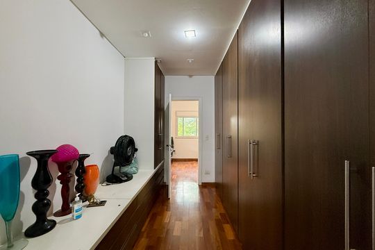 Closet Suíte 2 de casa à venda com 4 quartos, 550m² em Brooklin, São Paulo