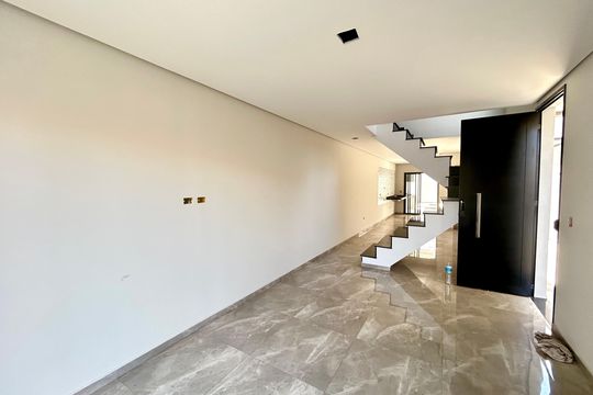 Sala de casa à venda com 3 quartos, 150m² em Vila Galvão, Guarulhos