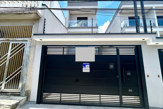 Fachada de casa à venda com 3 quartos, 150m² em Vila Galvão, Guarulhos