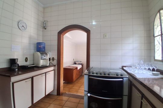 Cozinha de casa de condomínio para alugar com 4 quartos, 450m² em Sítio Barrocada, São Paulo